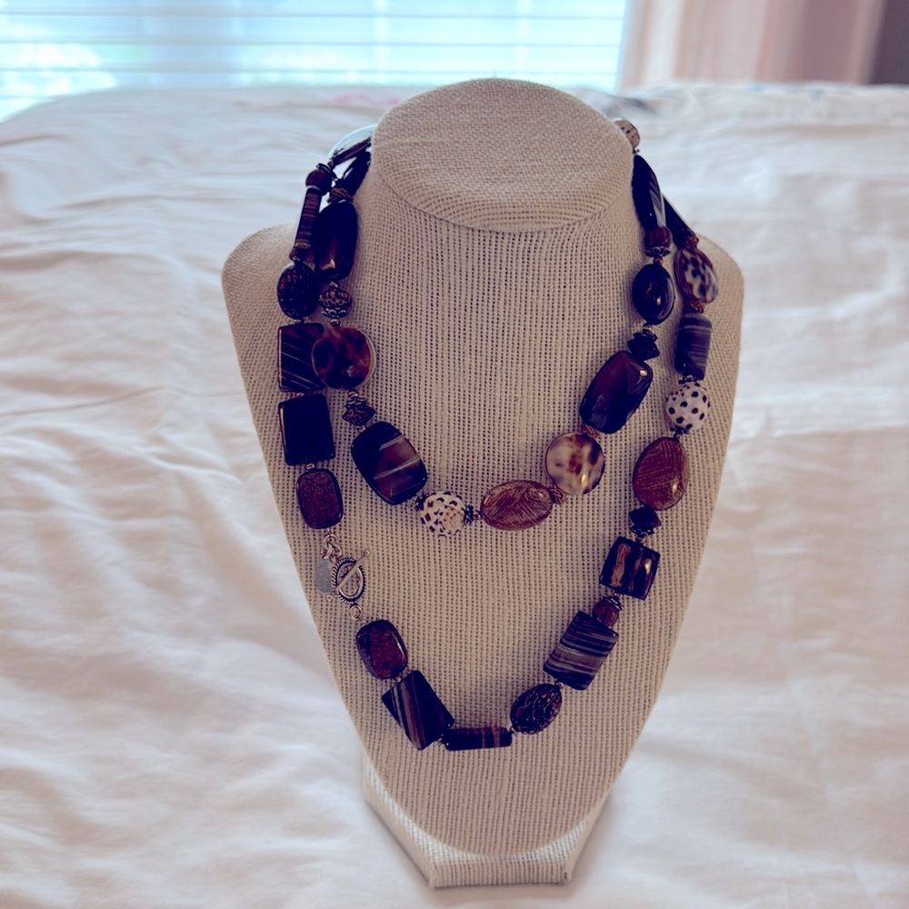 Amy Kahn Russell SS hand carved multiple gem stone bead necklace w toggle clasp